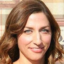 She is best known for portraying gina linetti in the golden globe award. Who is Chelsea Peretti Dating Now - Husbands & Biography ...