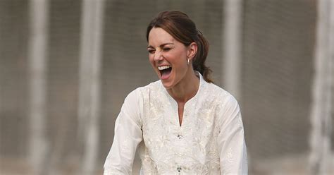 Kate Middletons Cute Celebration When Wills Scores A Six As Couple