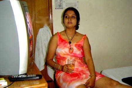Spicy Rental Aunty From South Indian Taking Bath Mallu Joy