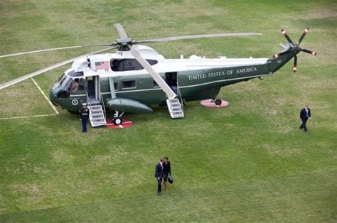 United States Marine One Sikorsky Sh 3 Sea King Helicopter Dropping Off