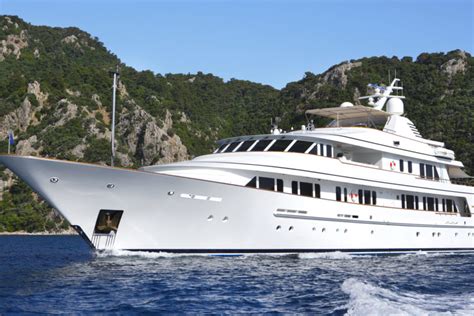Million Dollar Luxury Yacht
