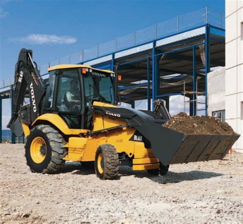 Volvo Backhoe Loader Bl60 86 Hp 8157 Kg Specification And Features