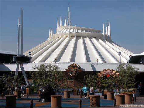 Space Mountain Retour à La Version Classique à Disneyland