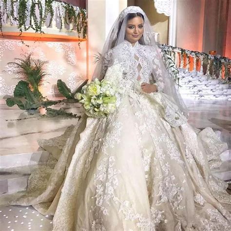 Gorgeous Dubai Royal Muslim Wedding Dresses High Neck Long Sleeve Lace