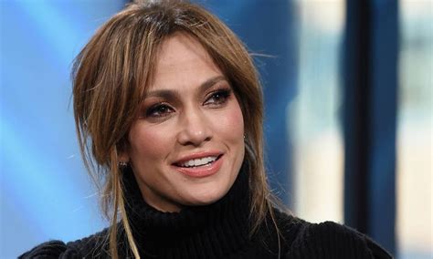 Jennifer Lopez Biography Height And Life Story Super Stars Bio