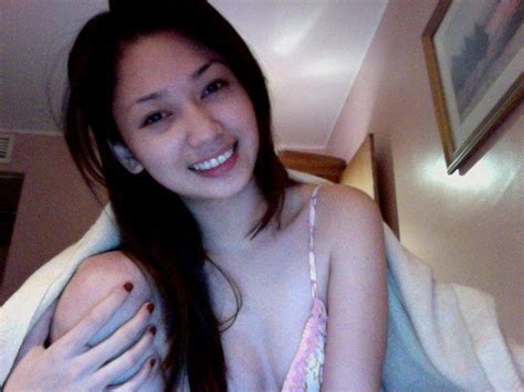 daily cute pinays 8 yummy cleavage sexy pinays on facebook