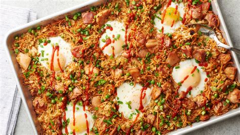 (plus some green onions if you're feelin' fancy.) need easy dinner ideas? Sheet-Pan Chicken Fried Rice Recipe - BettyCrocker.com