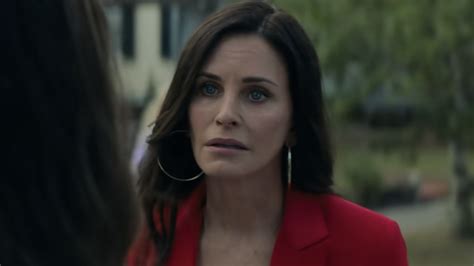 Neve Campbell Left Scream But The First Set Photo Of Courteney Cox Is Going To Please