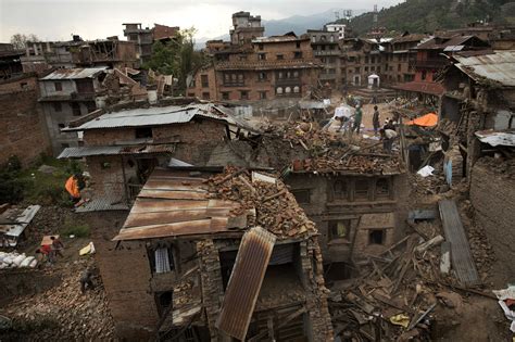 7.8 magnitude earthquake dismantles Nepal - The Maroon