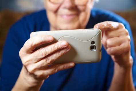 The Best Cellphones For Seniors Unveiled Seniors Lifestyle Magazine