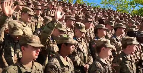 Thousands Of Army Personnel Sing Worship Songs Hundreds Give Their