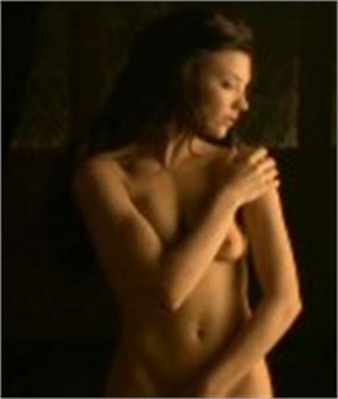 Has amy acker ever been nude