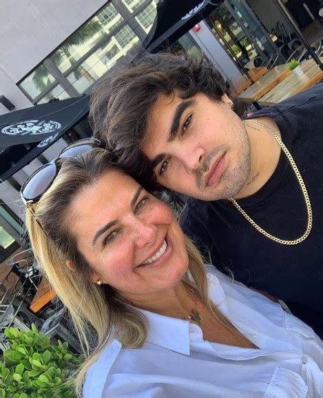 Inés María Calero Se Esmera Felicitando A Su Hijo Por Su Cumpleaños