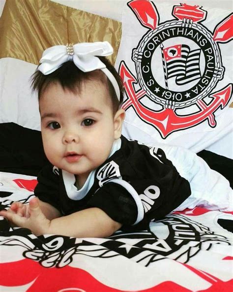 Vestido Da Camisa Do Corinthians Testando Produtos Cosmeticos