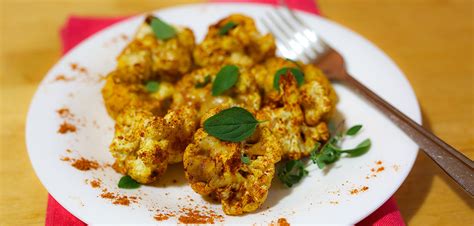 Das könnten wir jeden tag essen: überbackener Curry Blumenkohl mit Käse als Low Carb Rezept ...