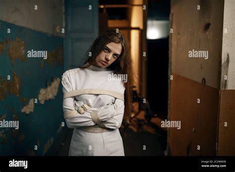 Straitjacket Woman Hi Res Stock Photography And Images Alamy