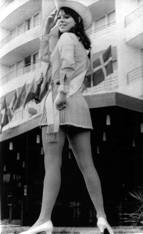 The Miniskirt A Fashion Revolution From The 1960s ~ Vintage Everyday