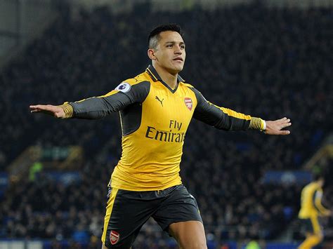 arsenal transfer news alexis sanchez insists new contract depends on gunners not him the