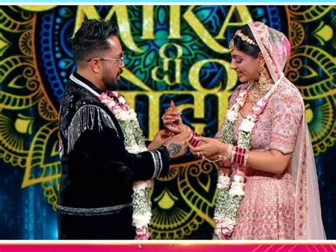 winner mika di vohti wildcard entry akanksha puri won the show becomes mika singh s bride