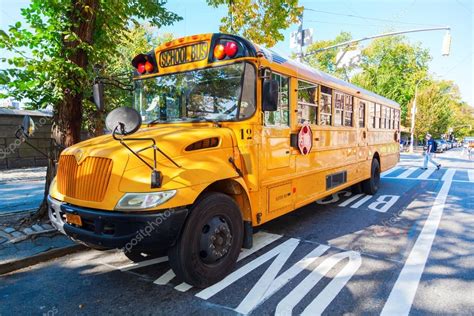 Autobús Escolar Amarillo Típico De Nueva York En Manhattan Nueva York