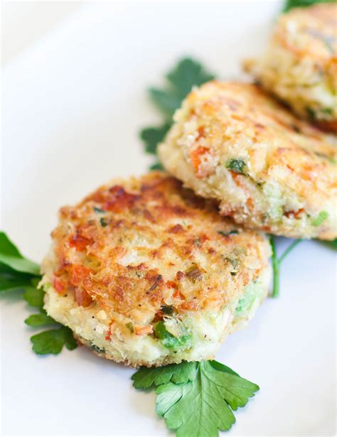 Typically, restaurants serve crab cakes with a lemon wedge and some crackers, potato salad, or remoulade is a french condiment with an aioli or mayo base. World's Best Crab Cakes - Tatyanas Everyday Food