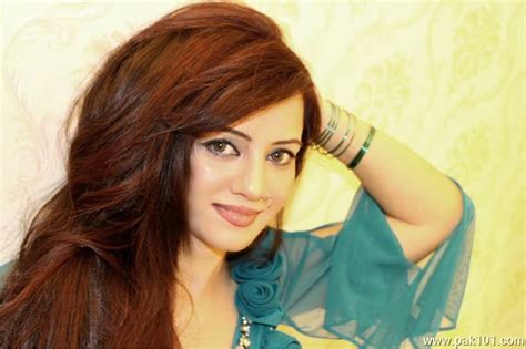 Gallery Singers Rabi Peerzada Rabi Peerzada Pakistani Female Singer Celebrity High