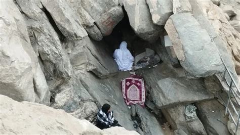 Mengunjungi Jabal Nur Dan Gua Hira Sembari Mengingat Ayat Pertama Nu