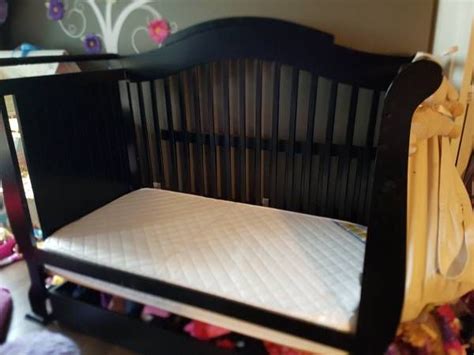 Great Condition Crib Turns Into Toddler Bed As Photo Shows Mattress