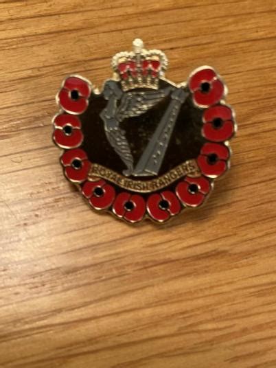 Poppy Lapel Badge Royal Irish Rangers Crest Royal Irish Virtual