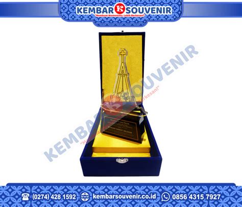 Plakat Stainless Steel Pt Bpd Bali Pabrik Aneka Macam Piala Akrilik