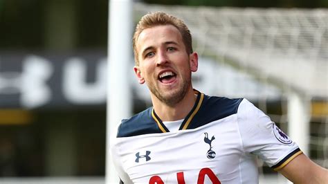 Harry kane is a respectable soccer player that has accomplished a lot during his time as a player. Harry Kane Personal info Height, Weight, Age, Bio, body, Hair style, Tattoo, Net Worth & Wiki ...