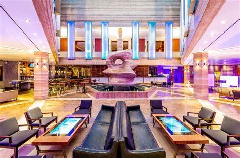 10 Beautiful Hotel Lobbies Across America Beautiful Hotels Lobby
