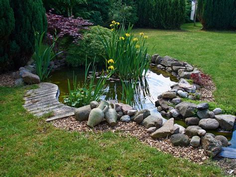 These ponds are typically small, sometimes no larger than 3 to 4 feet in diameter. 60 Backyard Pond Ideas (Photos)