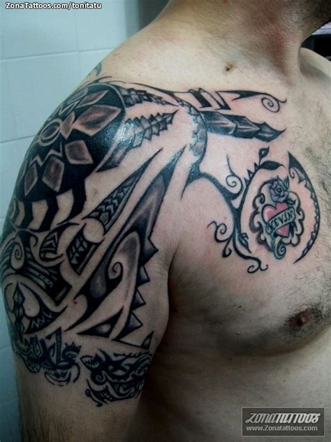 Si buscas tatuajes hechos en los hombros aquí podrás ver tatuajes de todo tipo. Tatuaje de Hombro, Tribales, Maoríes