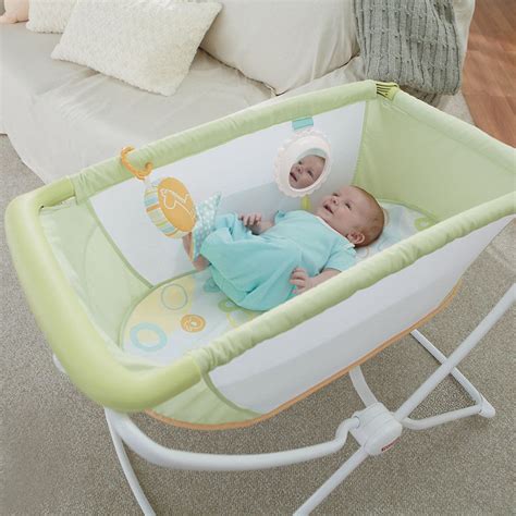 Fisher-Price Rock 'N Play Portable Bassinet | Portable baby bed, Portable bassinet, Portable ...
