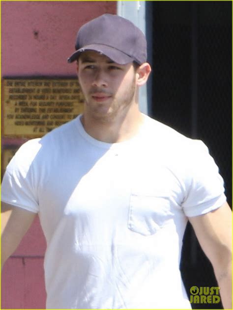 photo nick jonas shows off his bulging biceps after the gym 01 photo 3949284 just jared