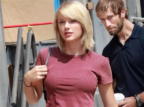 Taylor Swift Boob Job Rumours Swirl As Photos Emerge Of Singer Heading To Dance Class Daily