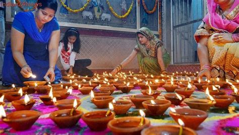Diwali 2017 Know The Significance Of Diyas On Deepavali Clean House