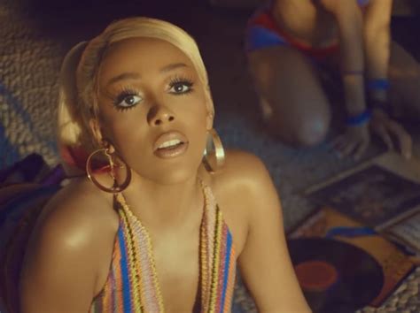 Doja Cat Bounces Back W Steamy Pics After Getting Flamed