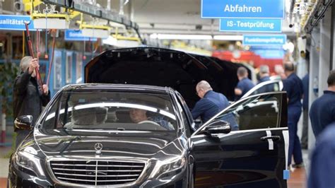 Daimler Aktion Ren Winkt Bei Hauptversammlung Rekorddividende Politik