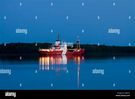 Canadian Coast Guard Ship Griffon On St Lawrence Seaway Stock Photo Alamy