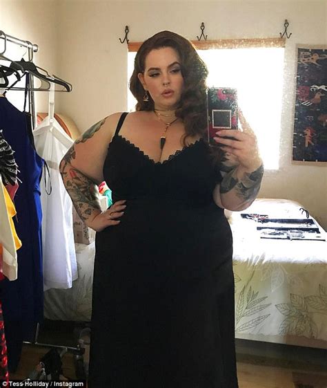 Tess Holliday Topless As She Dons Fishnet Tights In Selfie Daily Mail