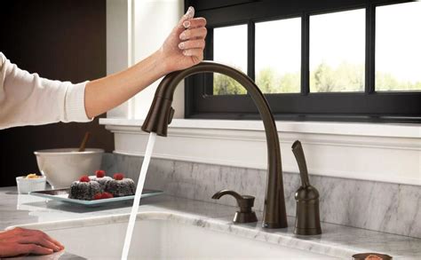 Touchless kitchen faucets are expensive, so it's a smart idea to choose one that offers a warranty. Best Touchless Kitchen Faucet 2020 - Top 5 Rated Models ...