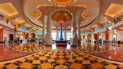 The Lobby Of One Of Worlds Most Glamorous Hotels Atlantis The Palm Dubai Luxury Hotels