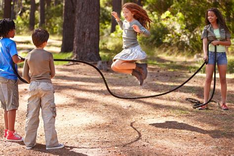 ¡juega a vestir, trabaja como una babysitter, y sal de nuestra colección masiva, apasionante de juegos para niños está buenísima para jugadores de toda ¡compite en actividades divertidas con el computador, o juega con tus amigos en los juegos para niños de dos y tres años! Juegos recreativos para niños: +8 Divertidas actividades para jugar al aire libre