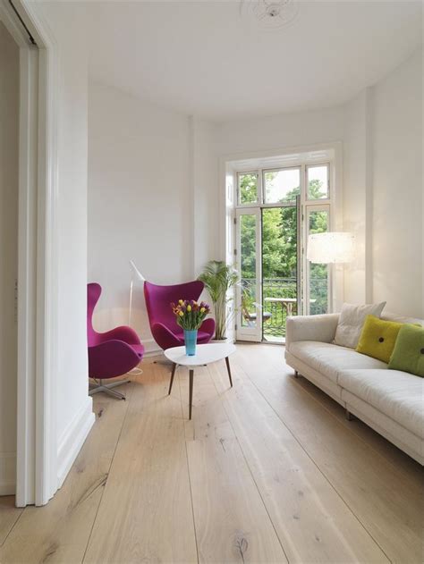 Tile that looks like wood is called wood look tile, wood grain tile, wood plank tile, wood look porcelain tile, faux wood flooring, and faux hardwood floor tile. Interior tips: Choosing the right wood oak floor | ITALIANBARK