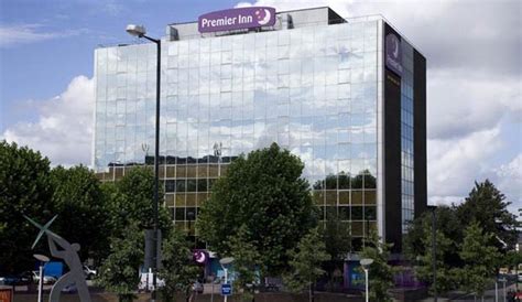 Premier inn olympia is a great choice for your trip to london, whether you're looking to use it as a base for sightseeing or as a business hotel stay. 40+ nett Bild Premier Inn Near Earls Court / Hotels In ...
