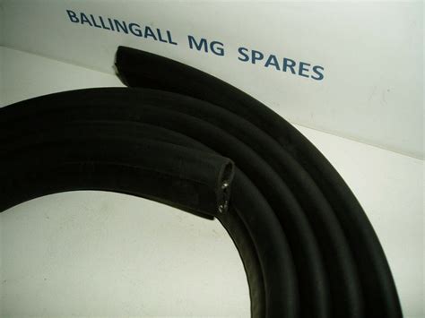 282 815 Bhh209 Mg Mgb Rear Bonnet Seal Ballingall Mg Spare