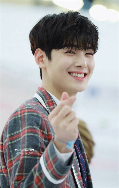 Cha eun woo is just one of the most popular hallyu wave celebrities lately and fans are stanning him for having superb acting skills, top visuals, and his talent in singing if you still have second thoughts as to why you should start stanning astro's cha eun woo, below is a list of things to consider! 10 Potret Senyum Manis Cha Eun Woo ASTRO yang Bikin Meleleh