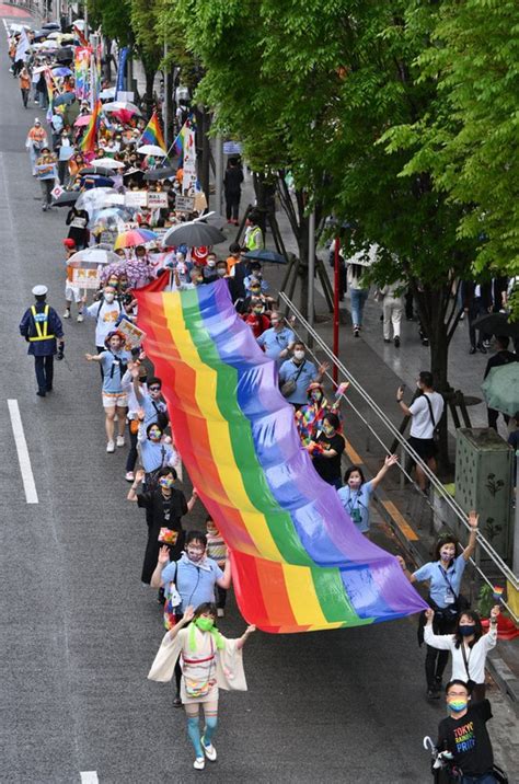 in photos participants celebrate sexual diversity in 1st pride parade in tokyo in 3 yrs the